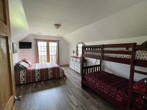 Smokey Mountain Room
