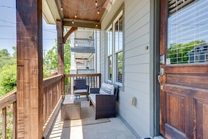Enjoy the big front porch seating!