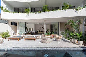 Outdoor Deck (1)