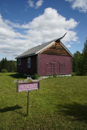 Rosebud Cabin