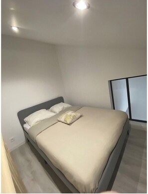Chambre mezzanine 02