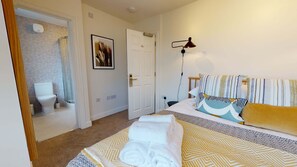 The Oxford Lodge Merton Suite 2 The Oxford Lodge Merton Suite Bedroom