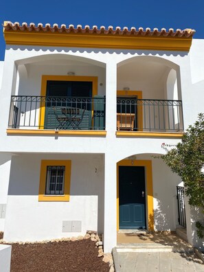 The apartment (top floor)