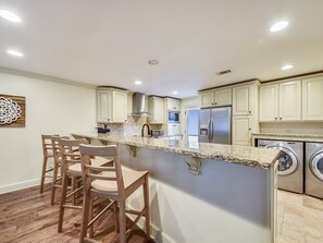 Kitchen at 652 Queens Grant