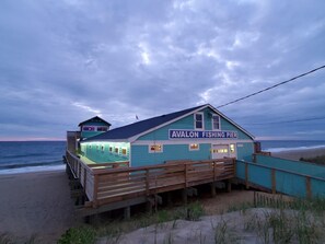 Avalon Pier- A short walk from the house.