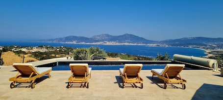 piscine au sel vue splendide sur les Sanguinaires (option)