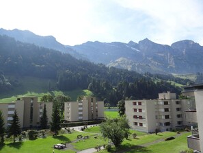 Ciel, Plante, Bâtiment, Nuage, Fenêtre, Arbre, Maison, Bois, Design Urbain, Pente