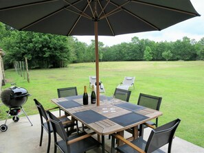 Table, Furniture, Property, Chair, Plant, Light, Nature, Tree, Shade, Building