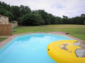 Water, Sky, Cloud, Swimming Pool, Nature, Azure, Tree, Shade, Grass, Leisure