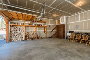 Large 2 Car Garage With Supplied Firewood