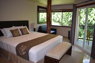 Garden View Room - Oceanfront Hilo Beach House Inn
