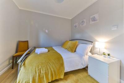 Royal Living Properties - 3 Bedroom Deluxe Bungalow