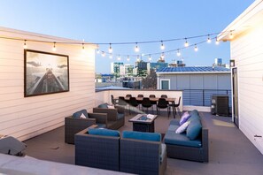 Private rooftop deck with movie projector and downtown views!