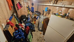 Guest closet w/ fun stuff! Beach toys, kayak, fishing, campfire, chairs,pkn-play