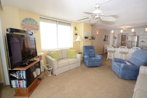 Surfside 84 #28 Living-Area