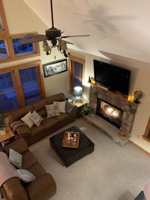 Fireplace in living room for those cool mountain evenings. 