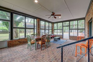 Screened-In Porch and Dining Area