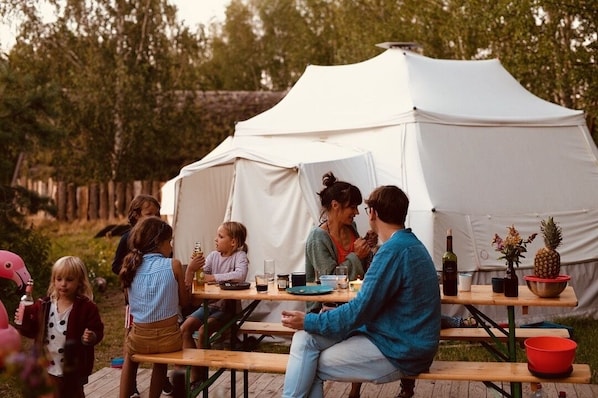Outdoor dining