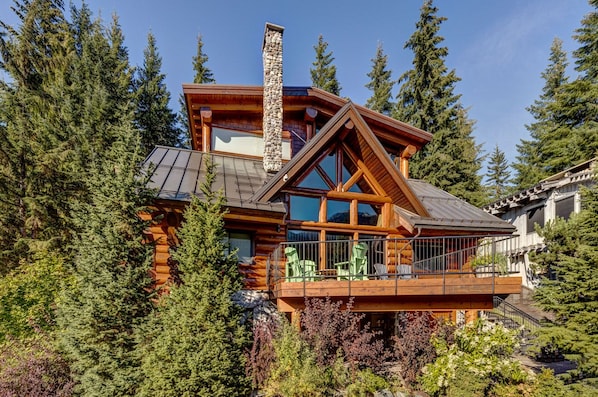 Snowridge  Chalet  7 Bedroom Ski-In/Out Creekside with Pool Table, Spa (3699)