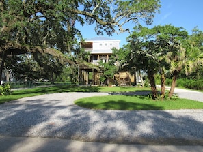 Plenty of guest parking in the circular driveway