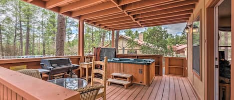 Ruidoso Vacation Rental | 2BR | 1.5BA | 2 Stories | 900 Sq Ft | Stairs Required