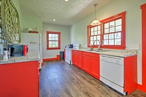 Kitchen | Fully Equipped | 1st Floor