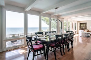 dine with views of the lake