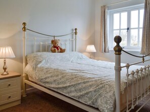 Double bedroom | Gelli-Hir, Tregaron