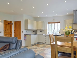 Open plan living space | Gelli-Hir, Tregaron