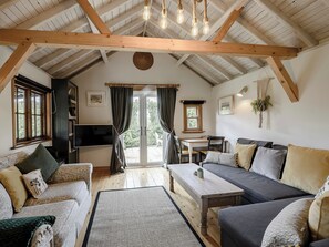 Open plan living space | Brook Farm Annex, Ashford