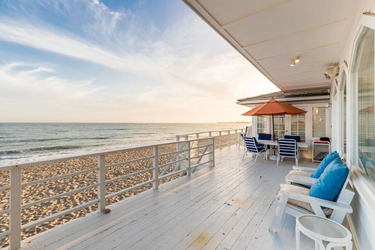 Malibu Beachfront on Carbon Beach with Hot Tub