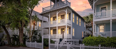 Street view of Water Lily Cottage