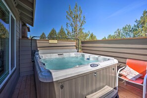 Deck | Private Hot Tub