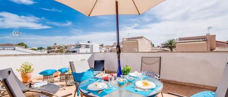 Beachside flat with terrace in Mallorca