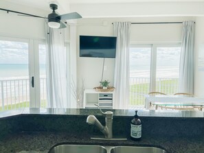 View from the kitchen 😍