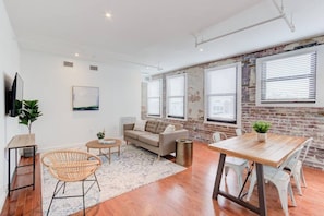 The apartment has a pleasant flow and plenty of natural light that boost a cheery mood and energy all day.