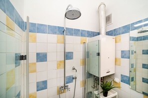 Retro style rain shower