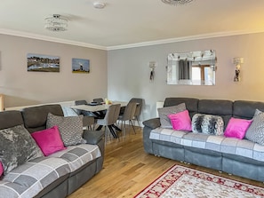 Living room/dining room | Rivendell Lodge, Leziate, near Kings Lynn