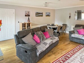 Living room/dining room | Rivendell Lodge, Leziate, near Kings Lynn