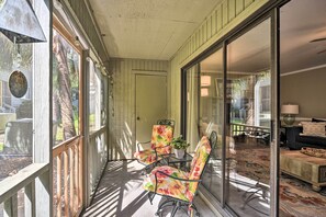 Screened Porch | Step-Free Access | Ground-Floor Unit