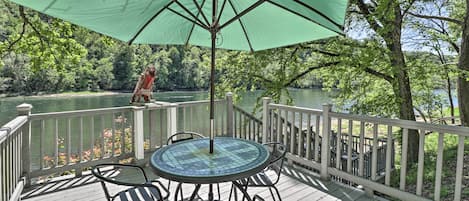 Lakeview Vacation Rental | 1BA | 560 Sq Ft | Ground-Floor Studio