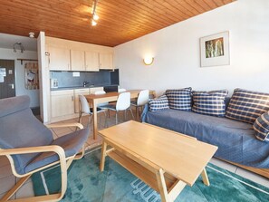 Table, Furniture, Couch, Property, Wood, Interior Design, Living Room, Chair, Building, Kitchen Appliance