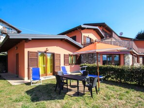 Sky, Plant, Building, Property, Window, Shade, House, Land Lot, Cottage, Leisure