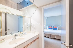 Primary ensuite bathroom: Walk-in shower
