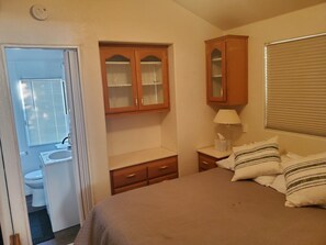 Master with queen bed, TV and 1/2 bath