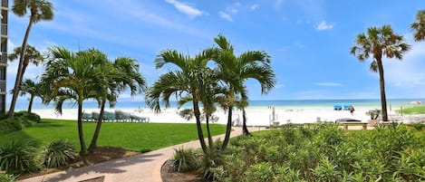 Picturesque walk to the beach