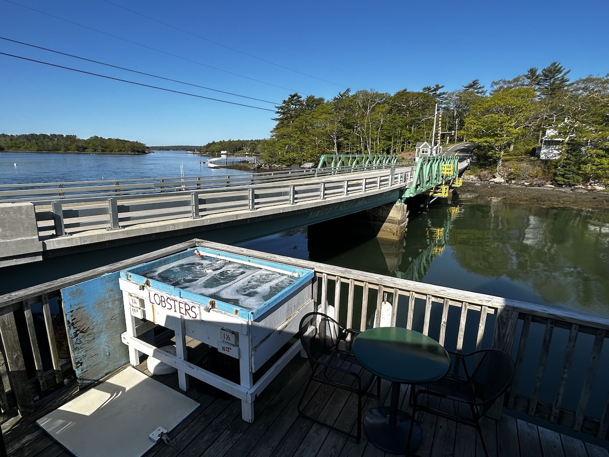 Boothbay privacy with the ocean, lake, trails, and lobster, all within a walk.