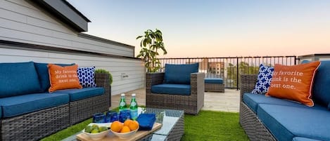 Rooftop Deck with views of Nashville!
