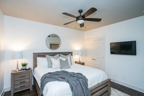 Top Level Bedroom 3: King Memory Foam Mattress, TV, Ceiling Fan