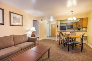 Your home away from home, comfort and necessities provided!
Exact unit will be assigned upon arrival. Views, colors and decor may vary.
